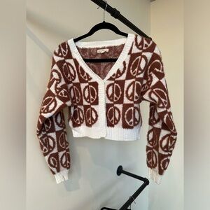 Brown Peace sign L.A Hearts sweater 🤎🤍
